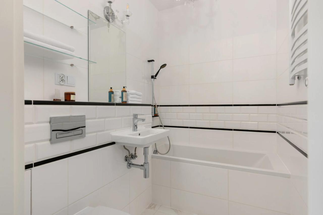 Przestronny Apartament Z Widokiem Na Miasto W Warszawie Varsóvia Exterior foto
